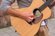 你还在用普通吉他吗？试试guitar tuna专业版，开启你的音乐新境界！