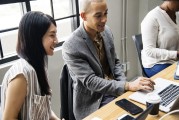 孩子上大学，你难道不想试试这份酷炫的代驾工作吗？