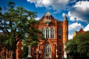 济南大学的光电信息领域，究竟藏着怎样的创新秘密？