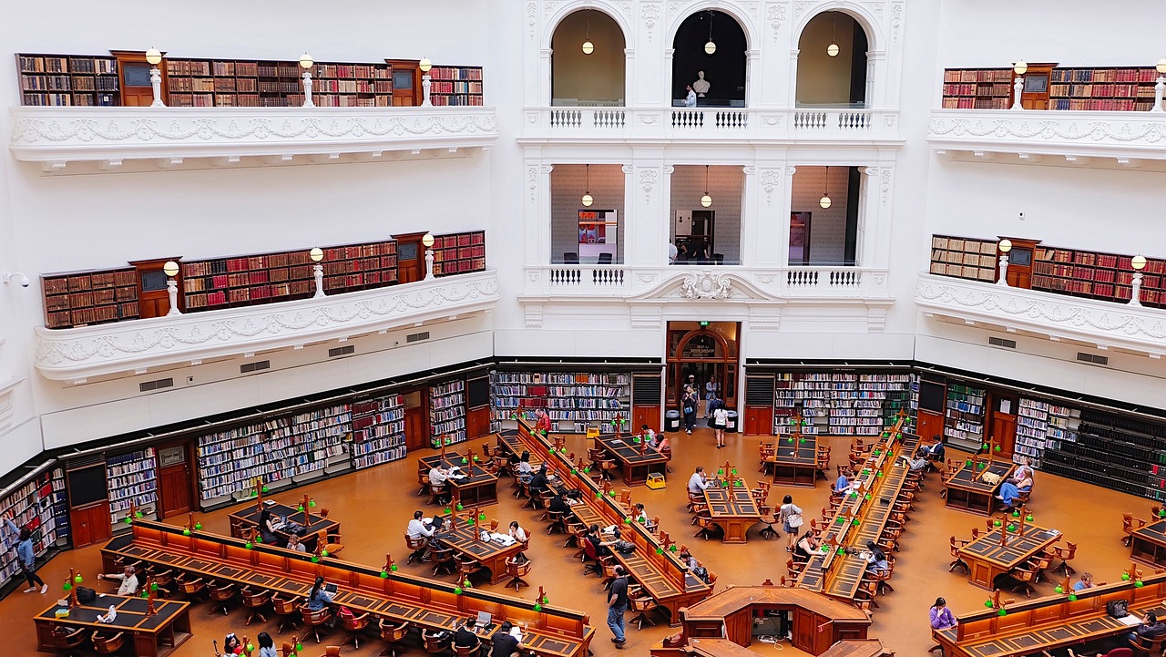上海大学热门专业分数线，你达标了吗？未来就业前景，你准备好了吗？