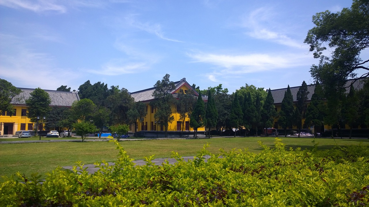 2025年，哪所民办本科大学分数垫底，却藏着不为人知的潜力？