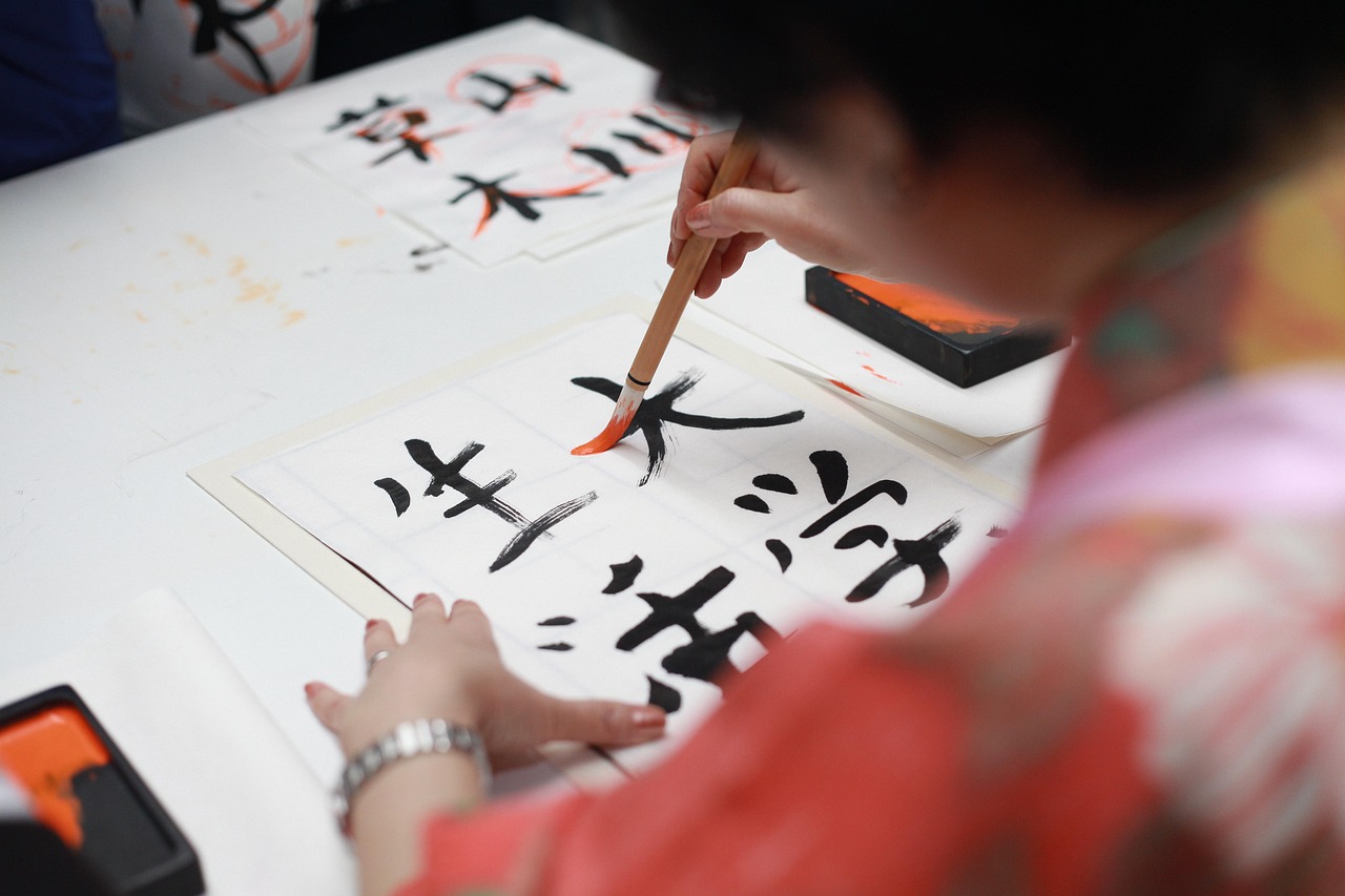 2025年，物化政女生最吃香的专业是哪些？十大热门专业，你猜对了几个？