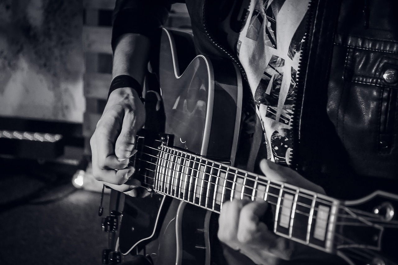 你还在用普通吉他吗？试试guitar tuna专业版，开启你的音乐新境界！
