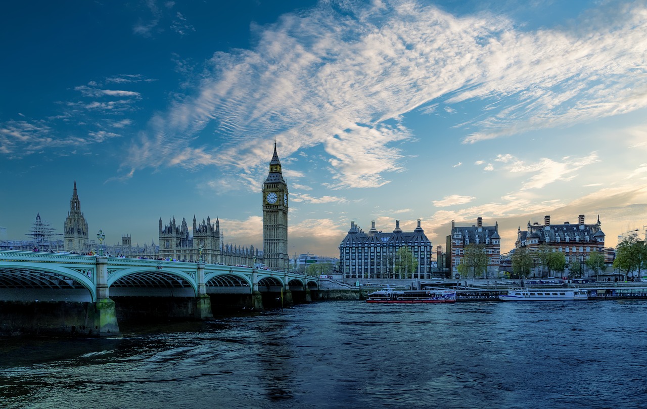 英国经济专业哪家强？揭秘全球顶尖院校排名！
