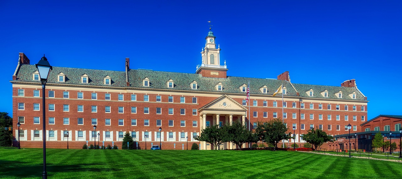 594分，历史专业选这所二本公办大学，物理类呢？两大学霸！