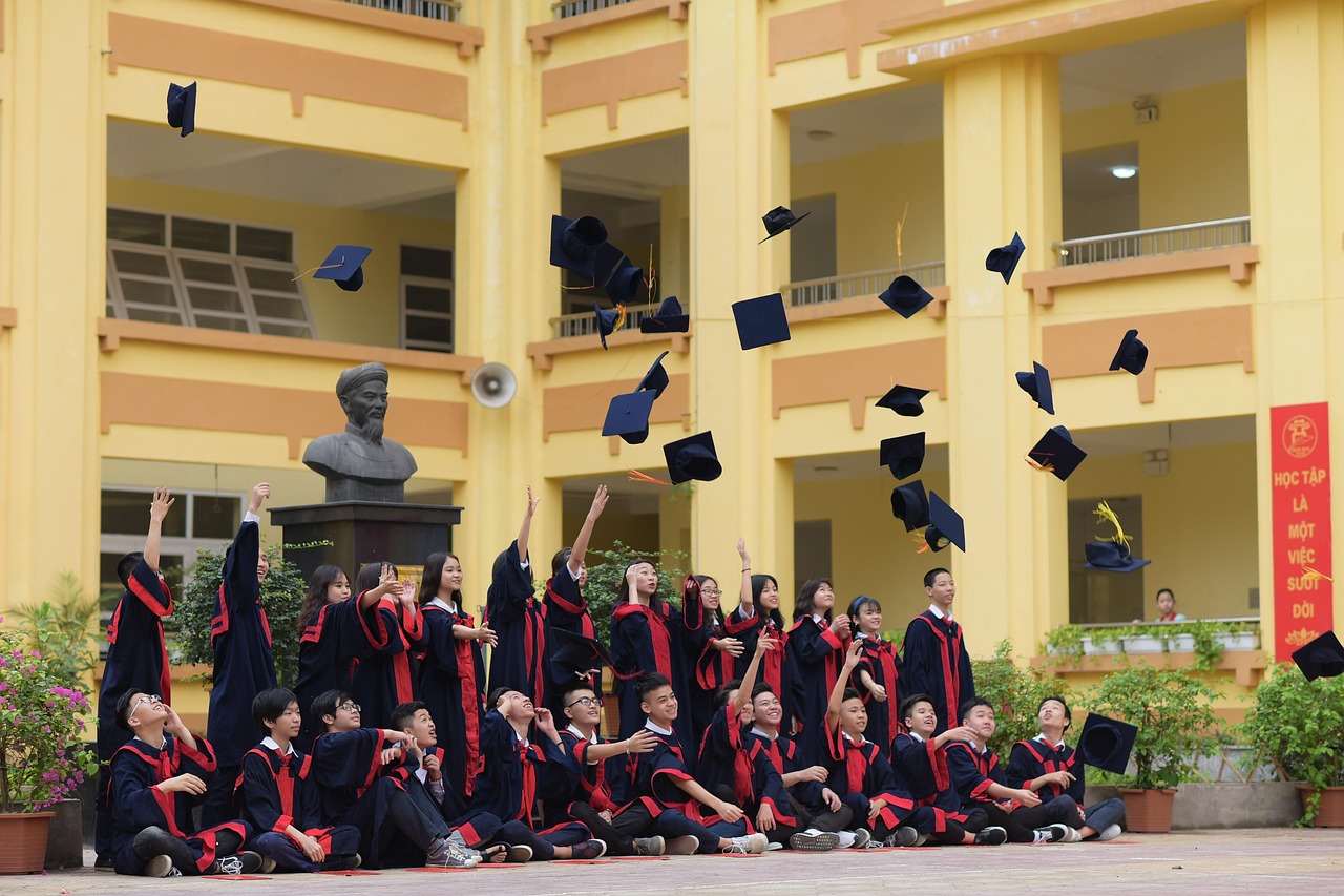 加拿大大学的小班教育究竟藏着怎样的秘密，能激发无限潜能？