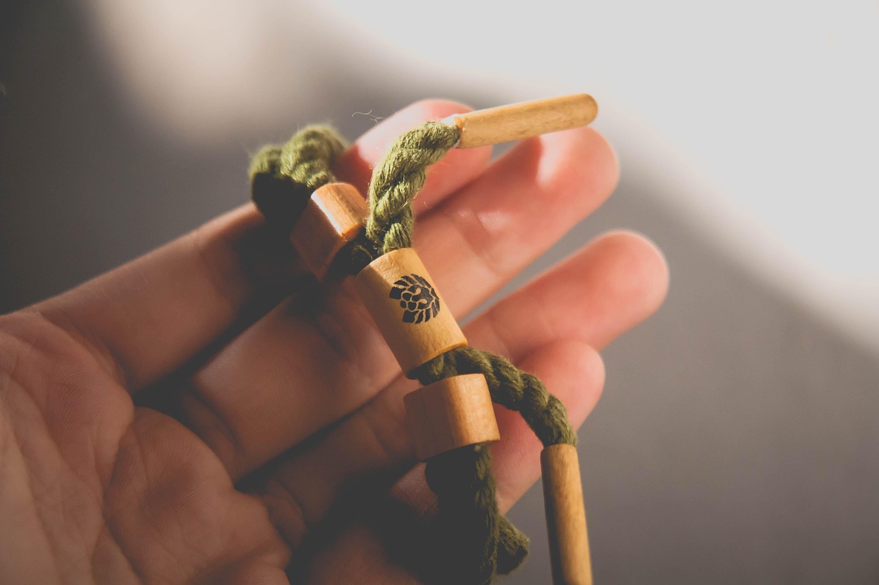 大学女生做美甲，是时尚潮流还是审美迷失？