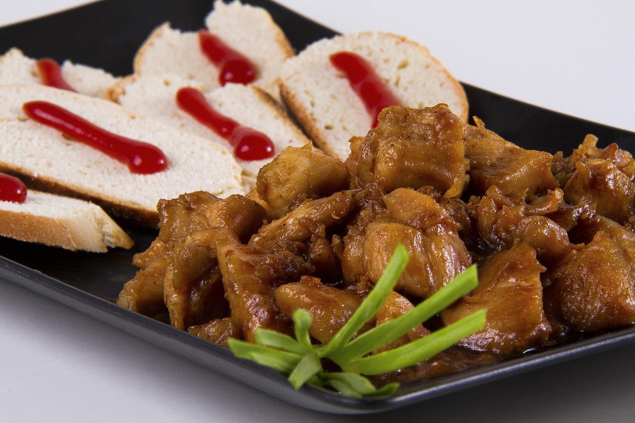 大学城小吃街，你还没去尝尝吗？隐藏的美食天堂，等你来解锁！