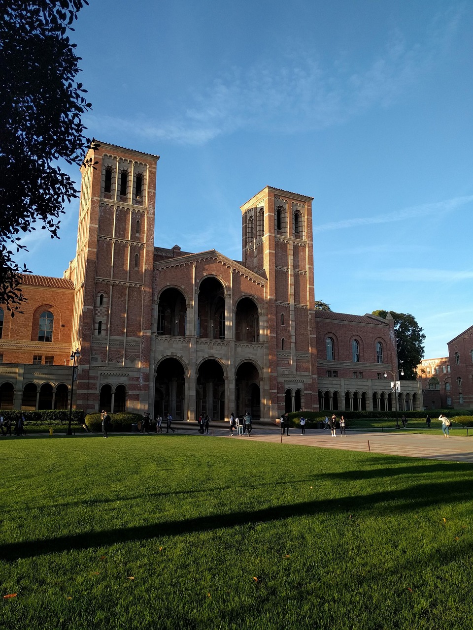 福州最低财经分大学，2025年你敢挑战多少分？