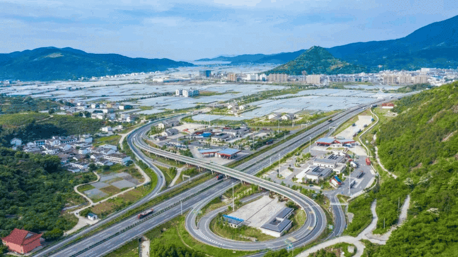 苍南：沿海县域的疫情防线与交通枢纽下的防控挑战